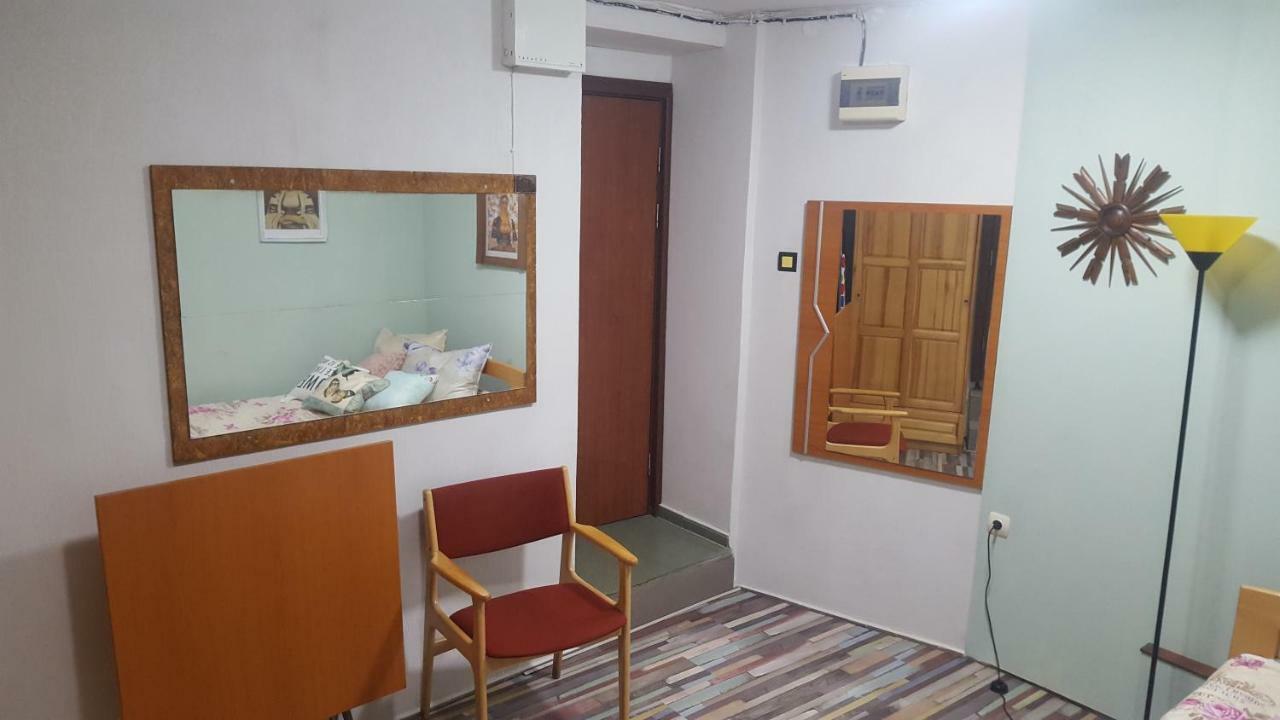 شقة Modern And Old Base صوفيا المظهر الخارجي الصورة